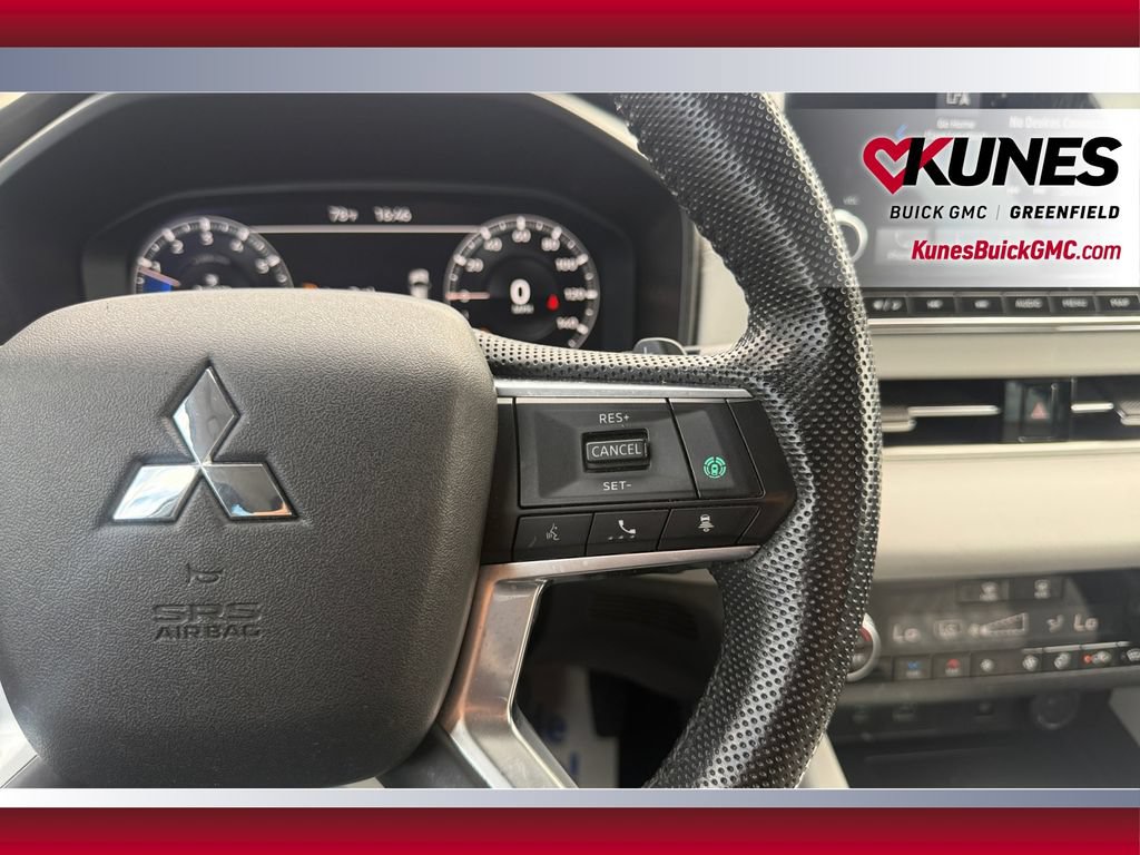 Used 2023 Mitsubishi Outlander SEL AWD/4WD image 14
