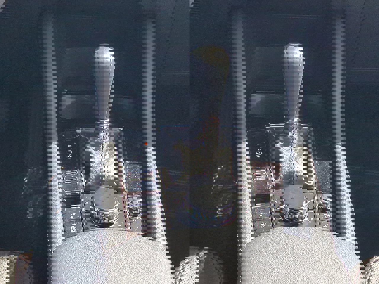 New 2025 MAZDA MAZDA3 Hatchback w/Premium Plus Pkg image 19