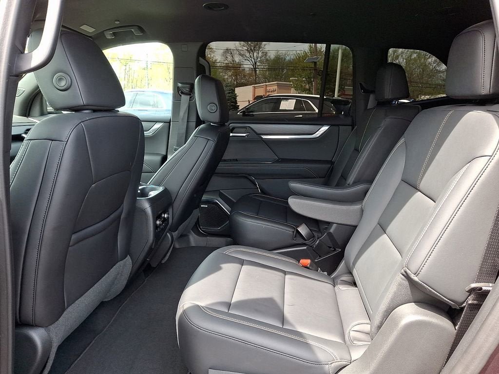 Certified 2024 GMC Acadia Elevation w/ Luxury Package image 12