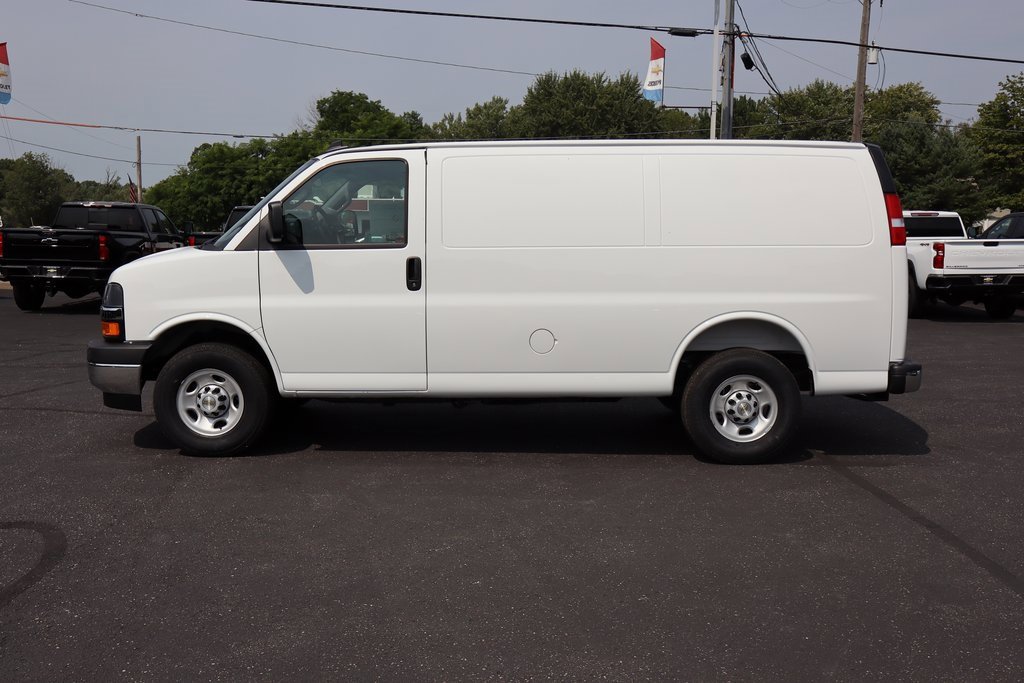 New 2025 Chevrolet Express 2500 Work Van w/ Driver Convenience Package image 25