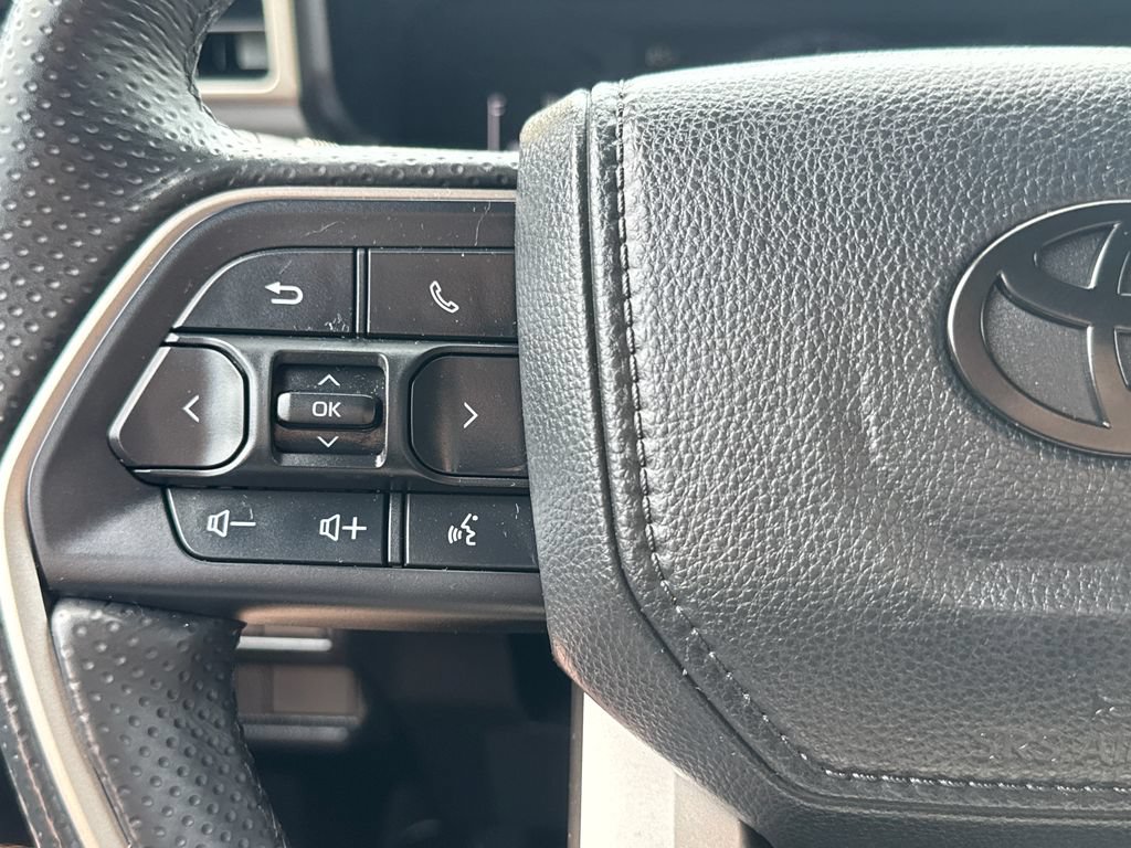 Used 2025 Toyota 4Runner SR5 AWD/4WD image 20