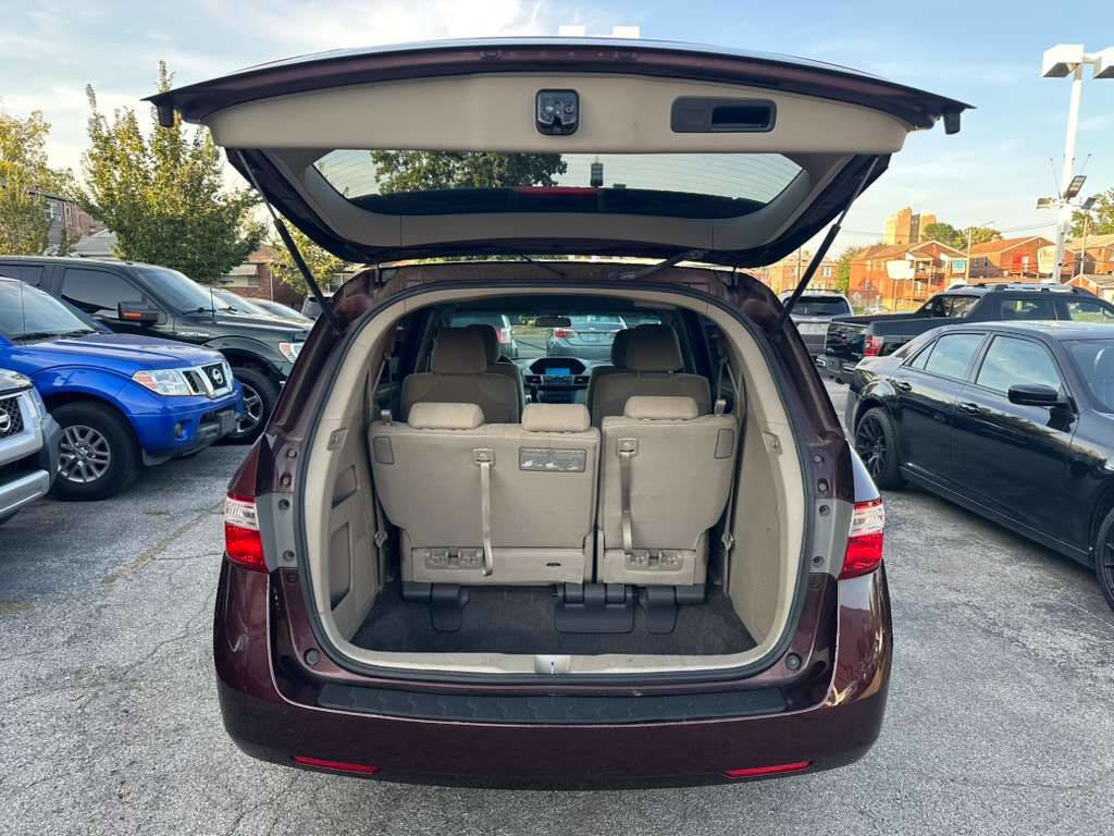 Used 2012 Honda Odyssey LX image 8