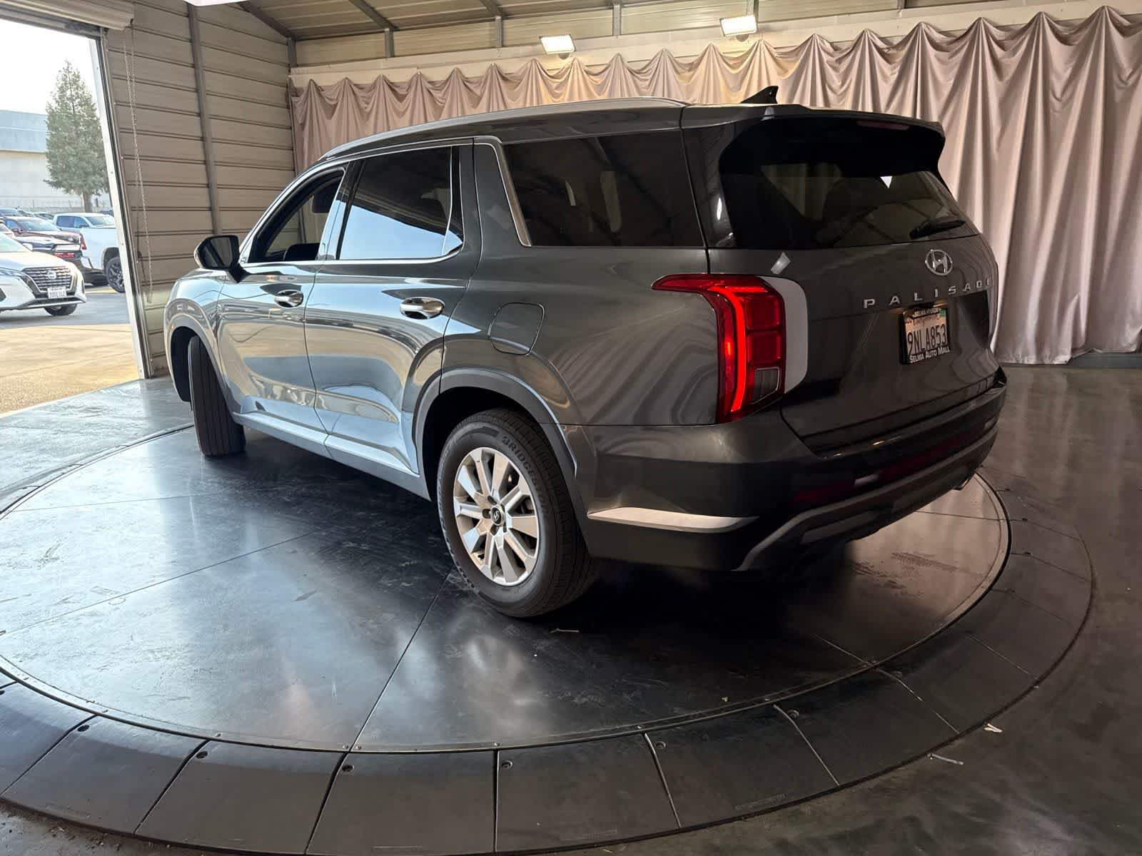 Used 2024 Hyundai Palisade SEL FWD image 6