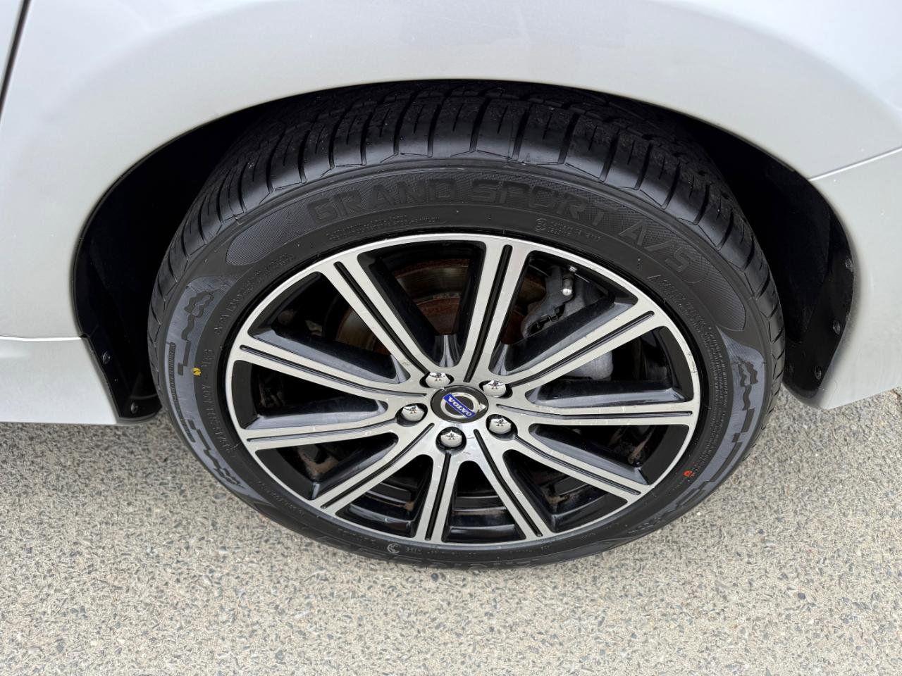 Used 2018 Volvo S60 T5 Inscription image 7