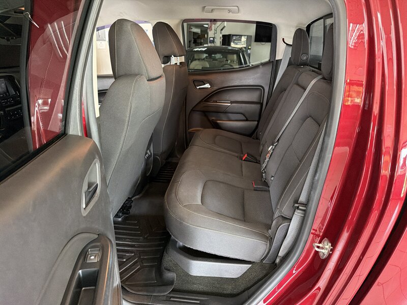 Used 2018 Chevrolet Colorado LT w/ LT Convenience Package AWD/4WD image 15
