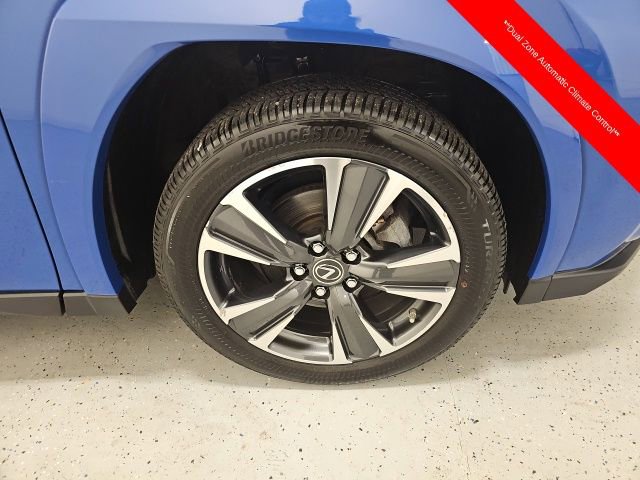 Used 2022 Lexus UX 250h w/ Premium Package image 8