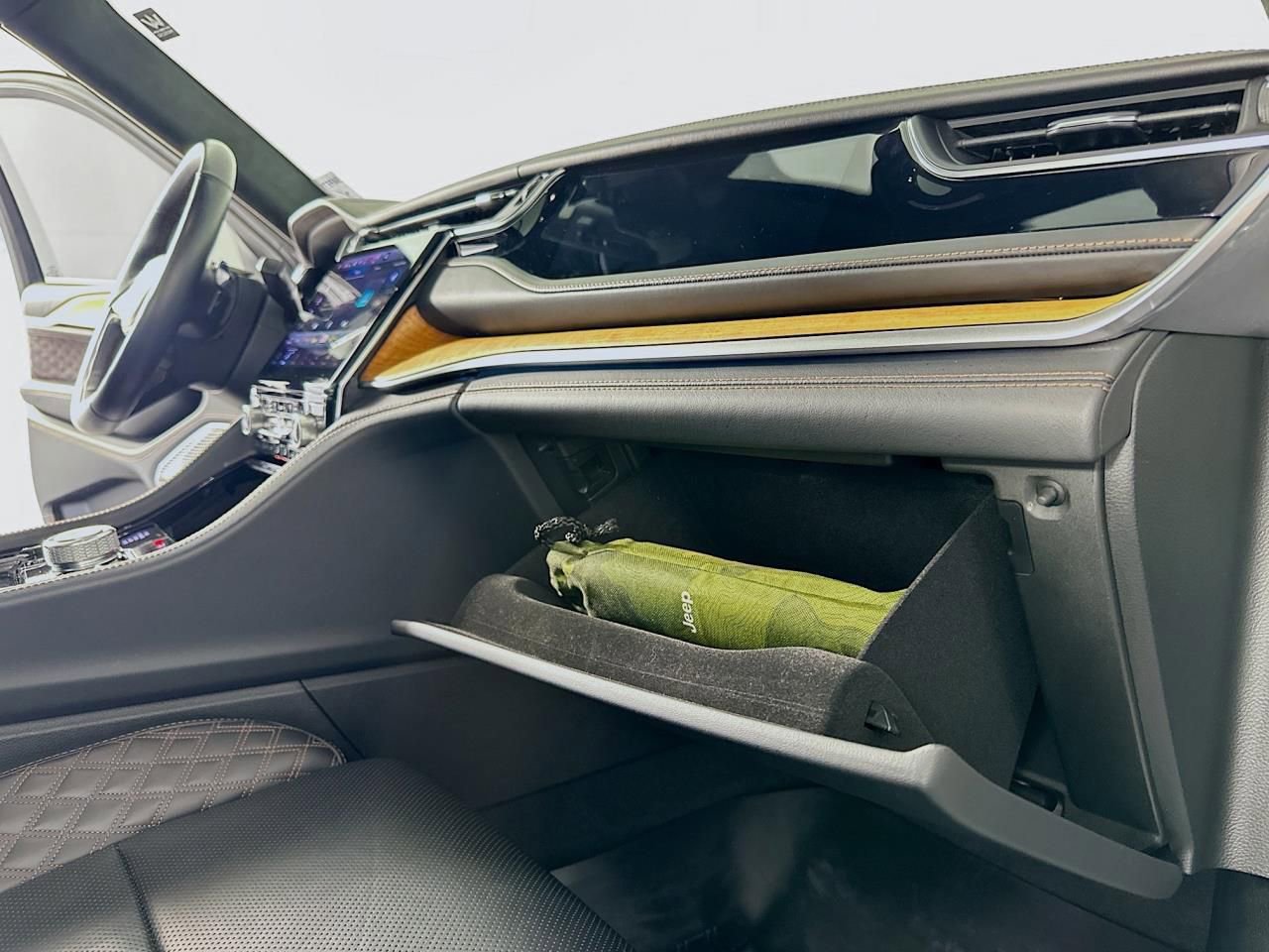 Used 2022 Jeep Grand Cherokee Summit image 39