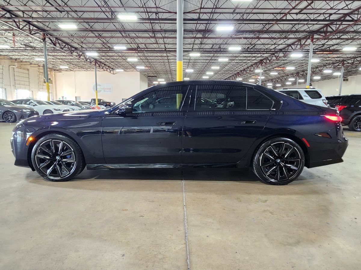 Used 2024 BMW 740i xDrive w/ Executive Package AWD/4WD image 7