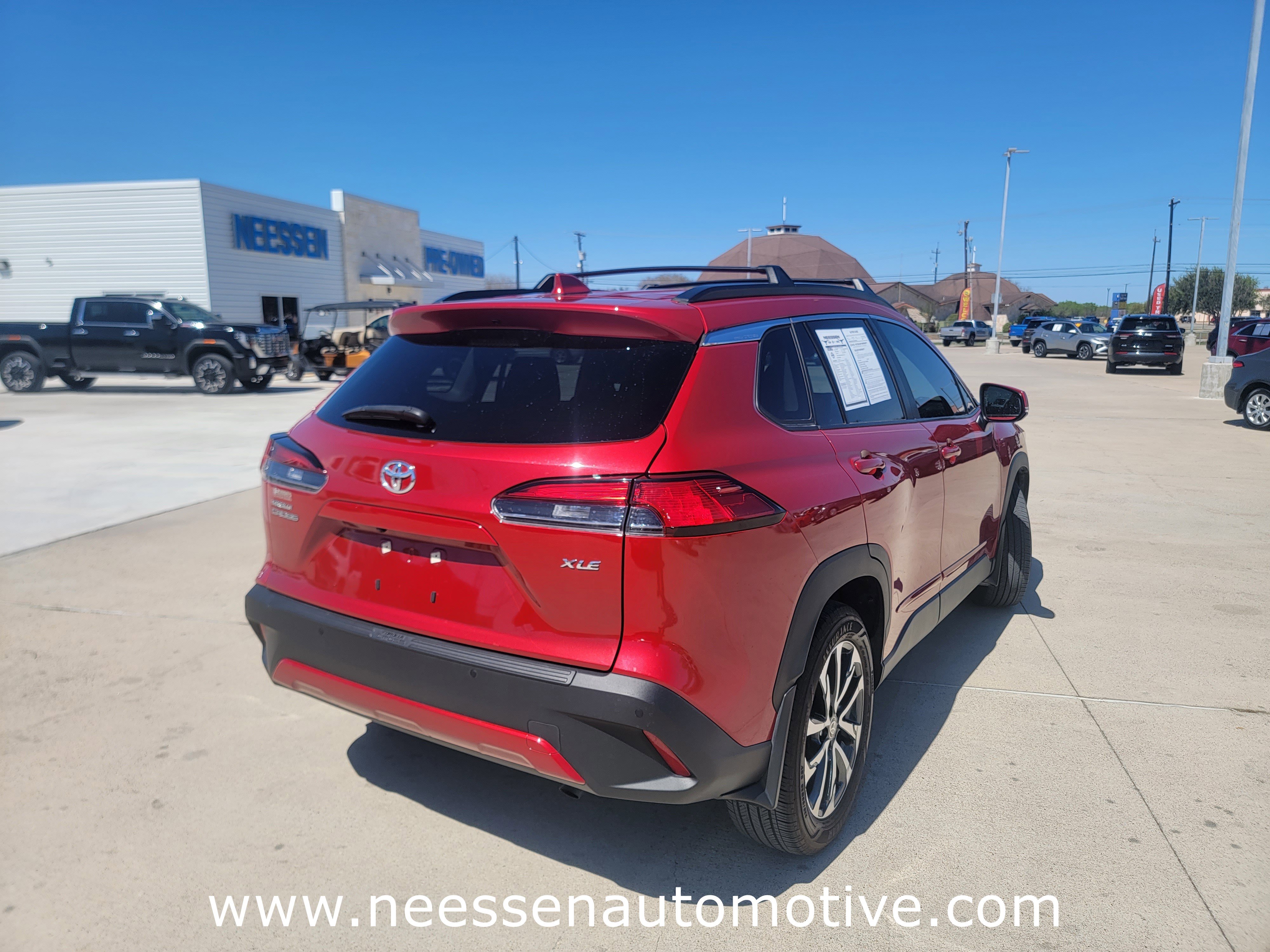 Used 2024 Toyota Corolla Cross XLE w/ Convenience Package image 7