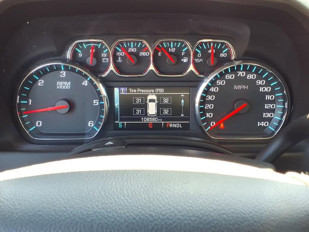 Used 2019 Chevrolet Suburban LS RWD image 18