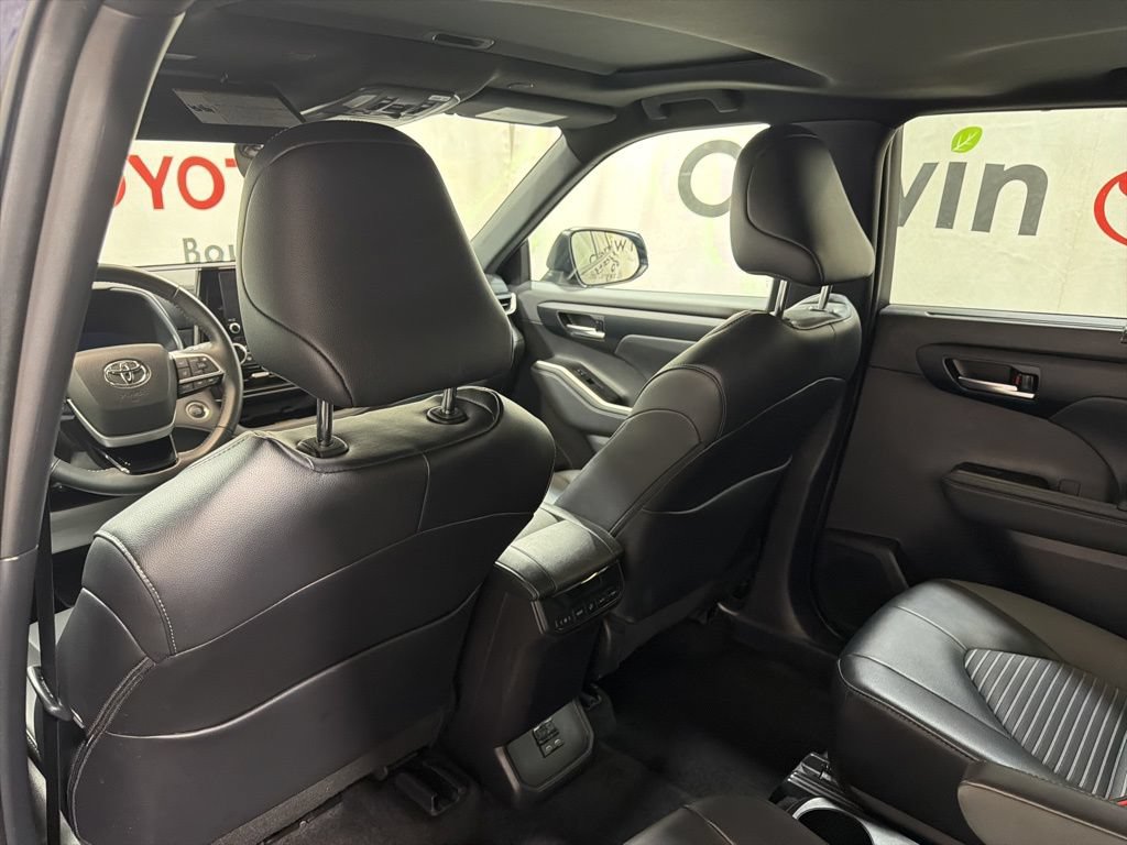 Used 2025 Toyota Highlander XSE AWD/4WD image 20