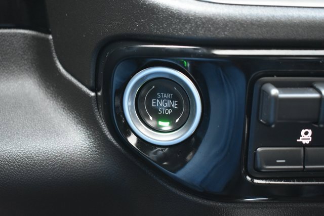 Used 2024 Chevrolet Silverado 1500 High Country image 31