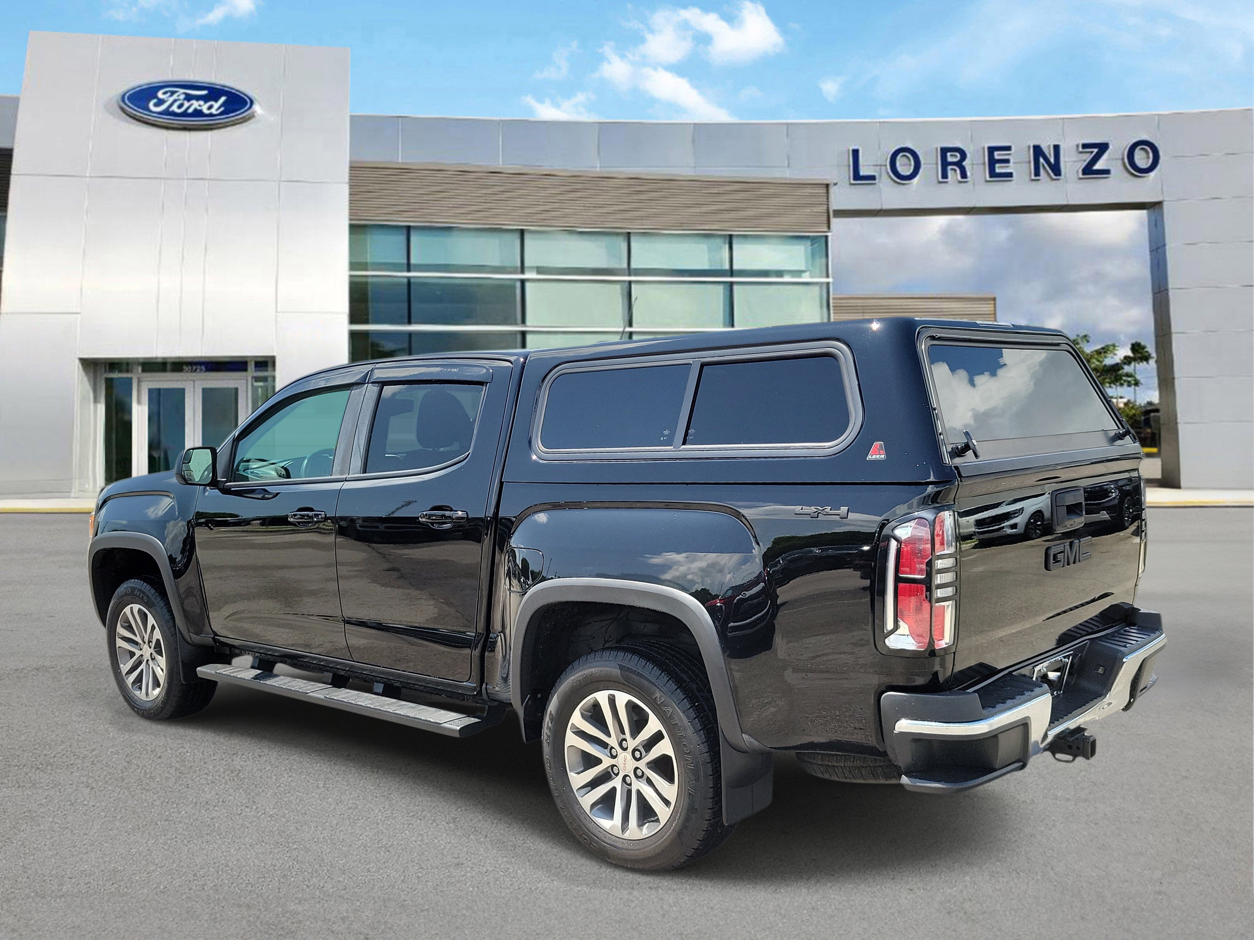 Used 2016 GMC Canyon SLE w/ Nightfall Edition AWD/4WD image 7