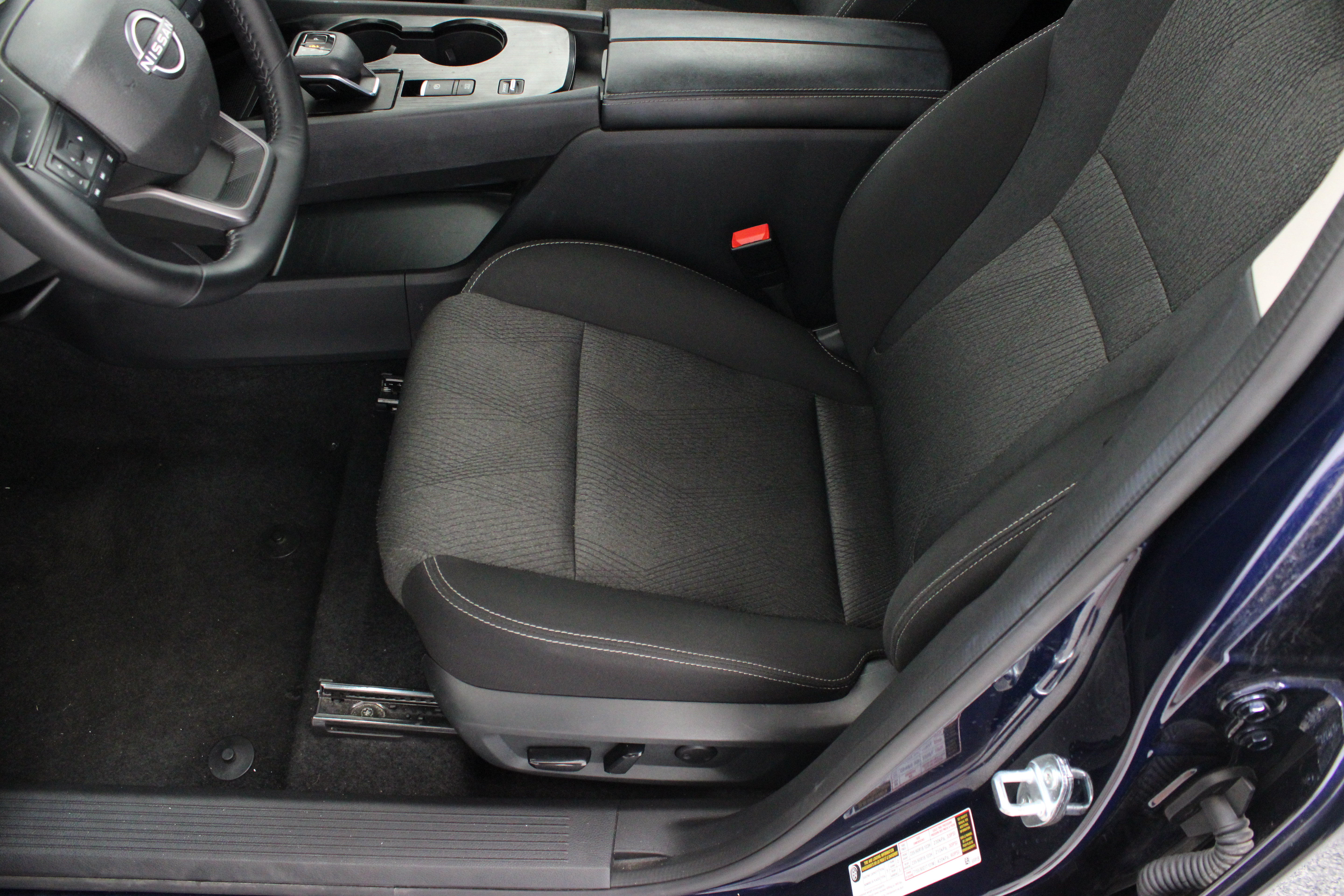 Used 2025 Nissan Rogue SV FWD image 15