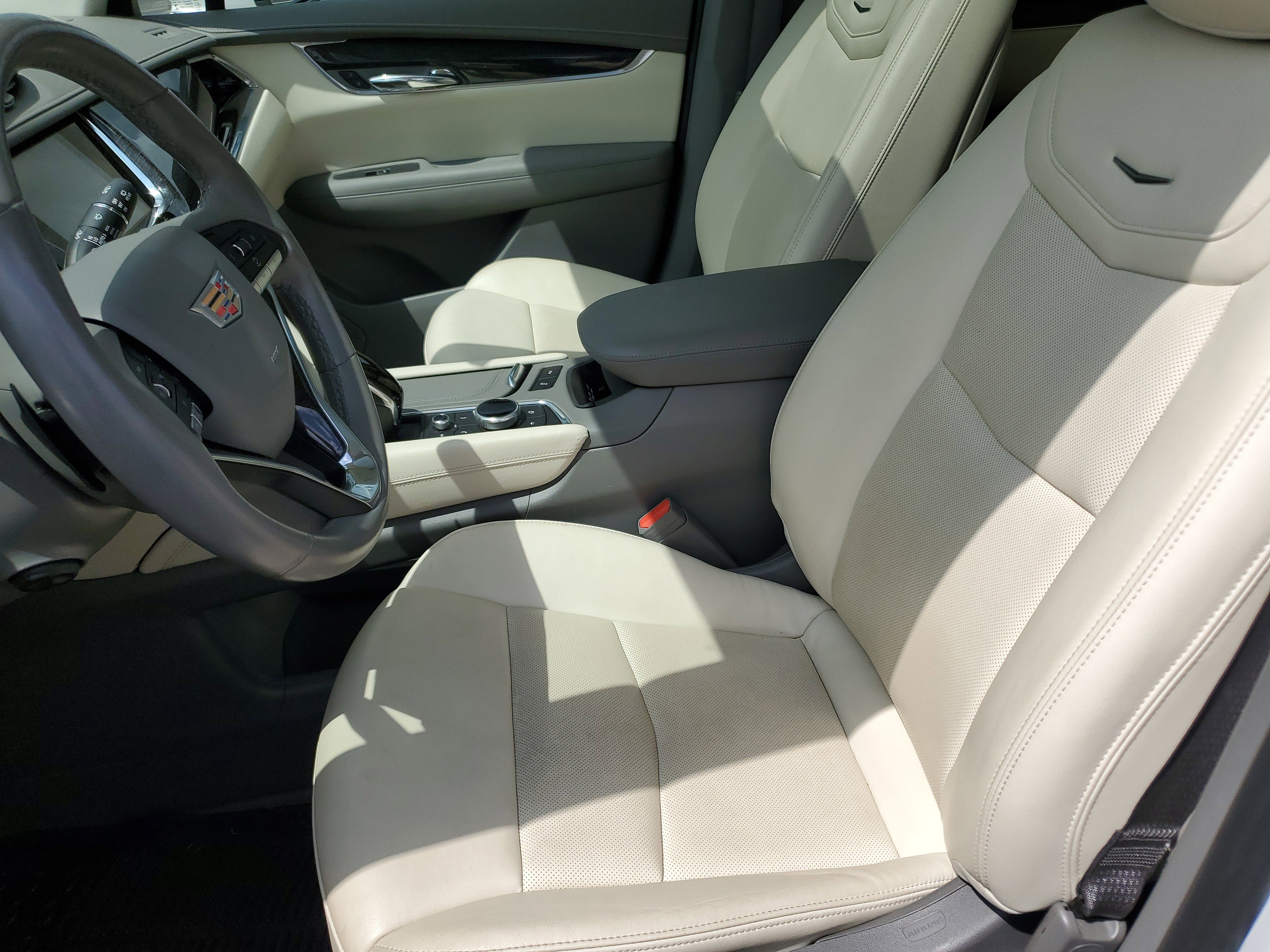 Used 2021 Cadillac XT6 Premium Luxury w/ LPO, Floor Liner Package image 14