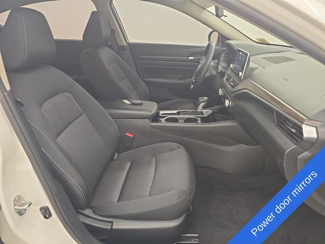 Used 2024 Nissan Altima 2.5 SV FWD image 9