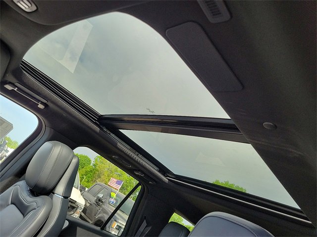 New 2024 Lincoln Navigator L Reserve image 7