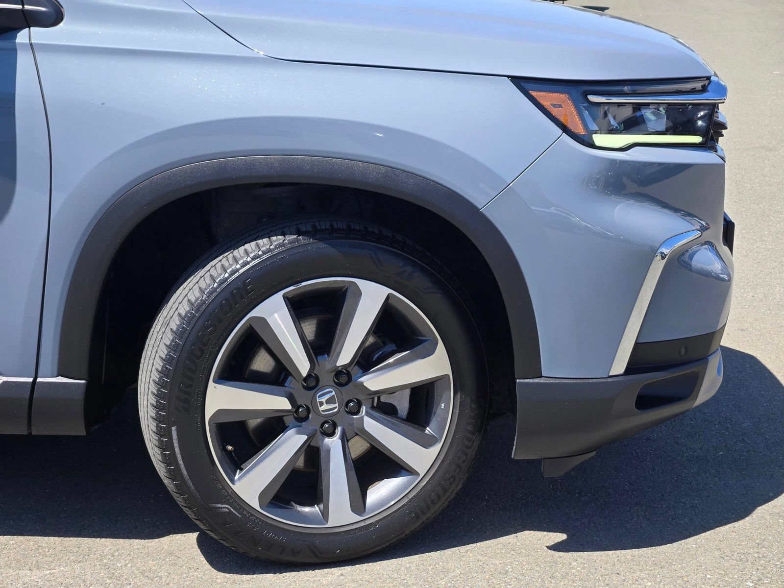 Certified 2024 Honda Pilot Touring image 9