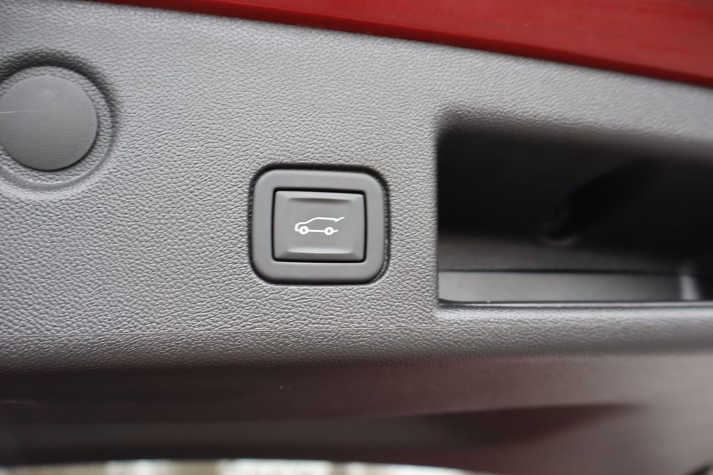 Used 2023 Chevrolet Equinox LT image 25