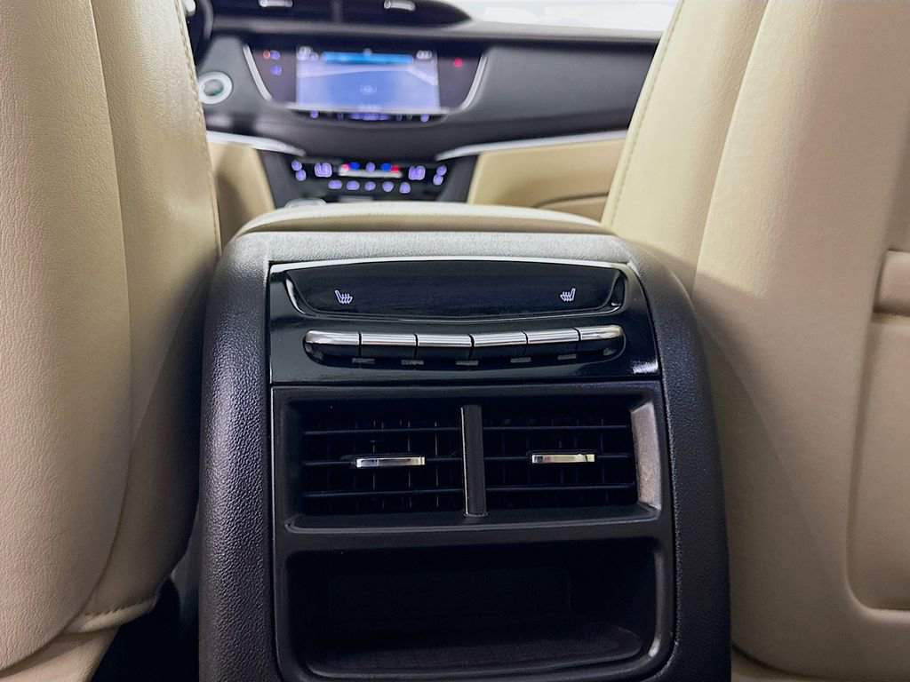 Used 2018 Cadillac XT5 Premium Luxury w/ Driver Assist Package FWD image 33