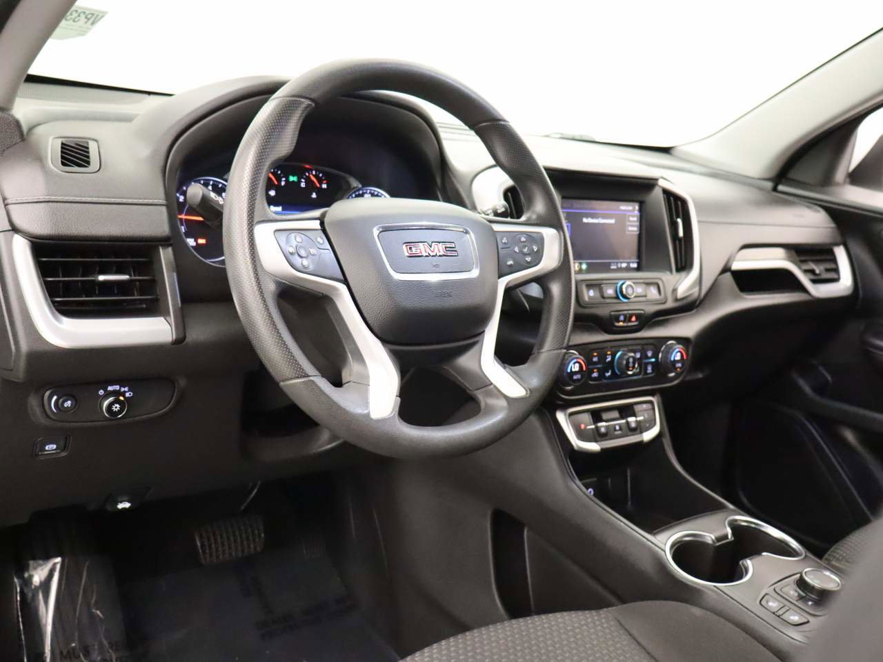 Used 2023 GMC Terrain SLE w/ Driver Convenience Package image 14