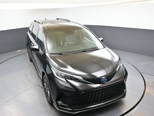 Used 2024 Toyota Sienna XSE w/ XSE Plus Package AWD/4WD image 43