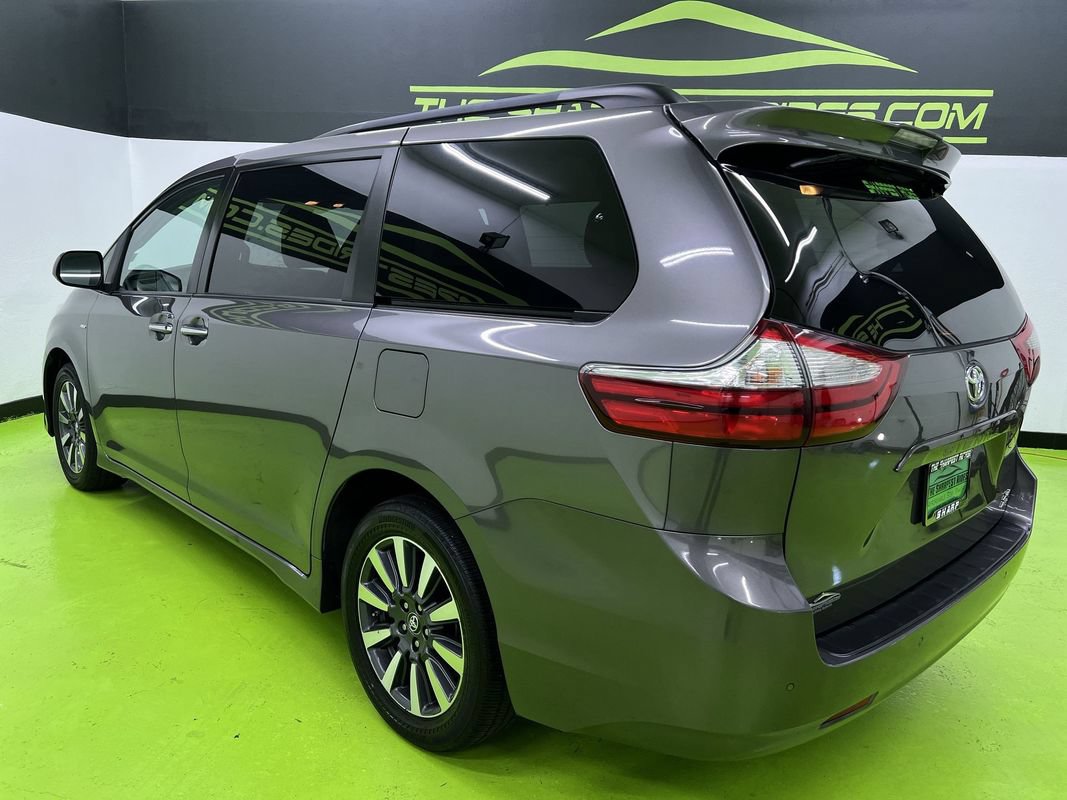Used 2018 Toyota Sienna XLE w/ XLE Navigation Package AWD/4WD image 7