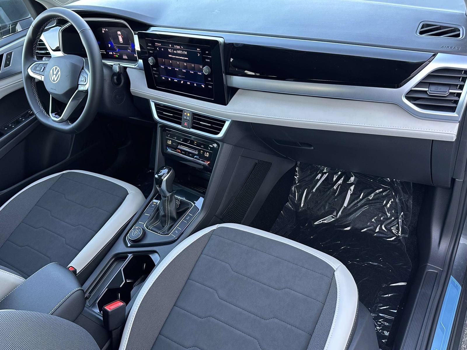 New 2026 Volkswagen Taos SE AWD/4WD image 12