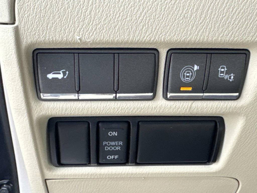 Used 2017 INFINITI QX80 2WD w/ Deluxe Technology Package image 23
