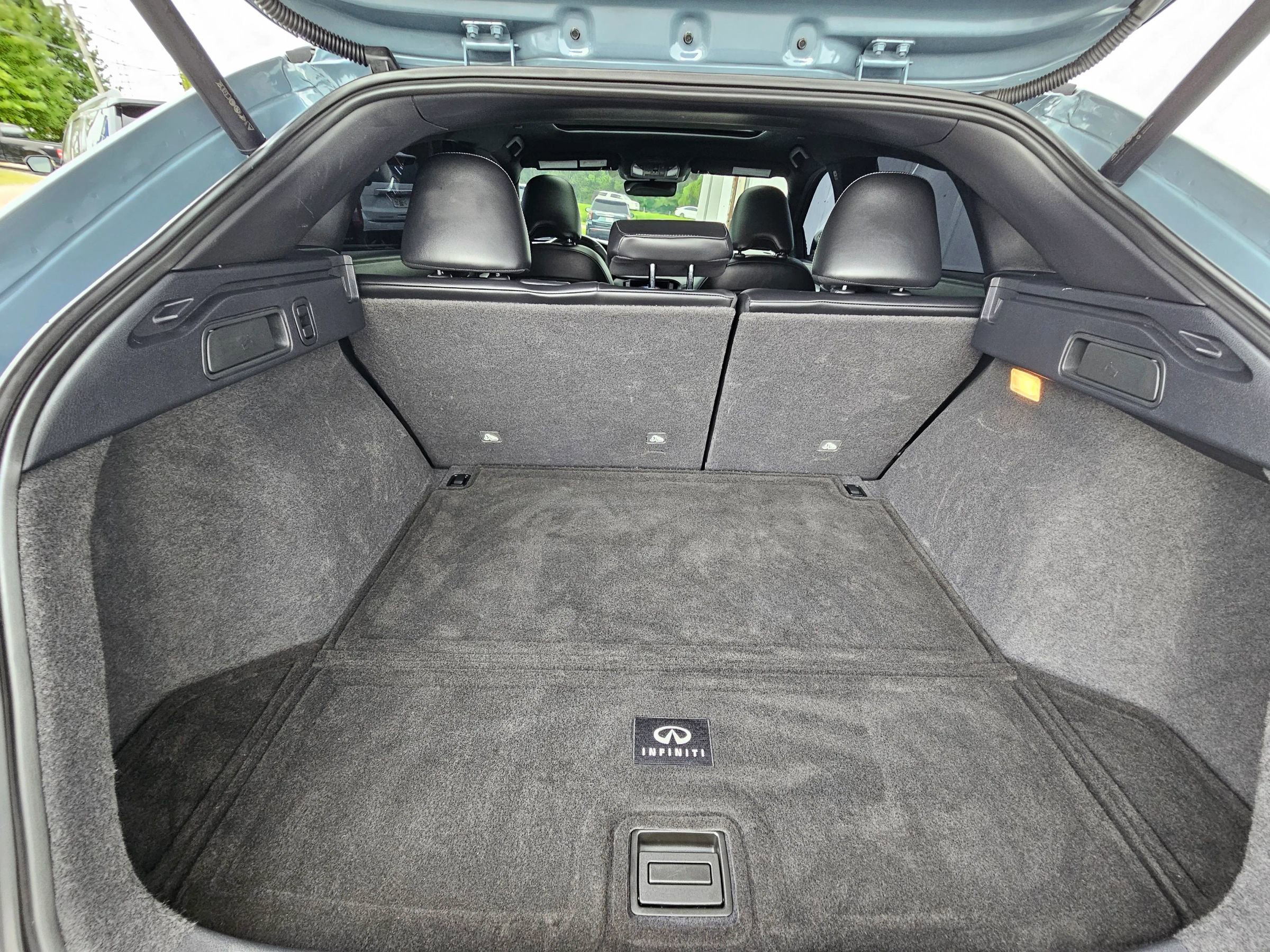 Used 2025 INFINITI QX55 Luxe w/ Cargo Package image 14