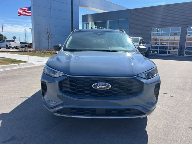 Certified 2023 Ford Escape ST-Line image 2