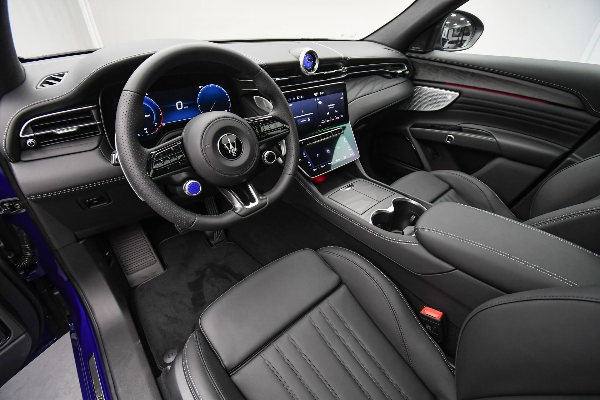 New 2025 Maserati Grecale GT image 12