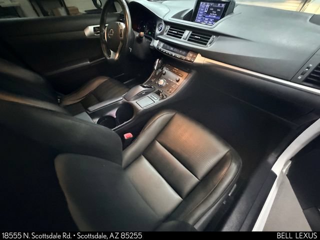 Used 2013 Lexus CT 200h w/ Premium Pkg w/Navigation FWD image 11
