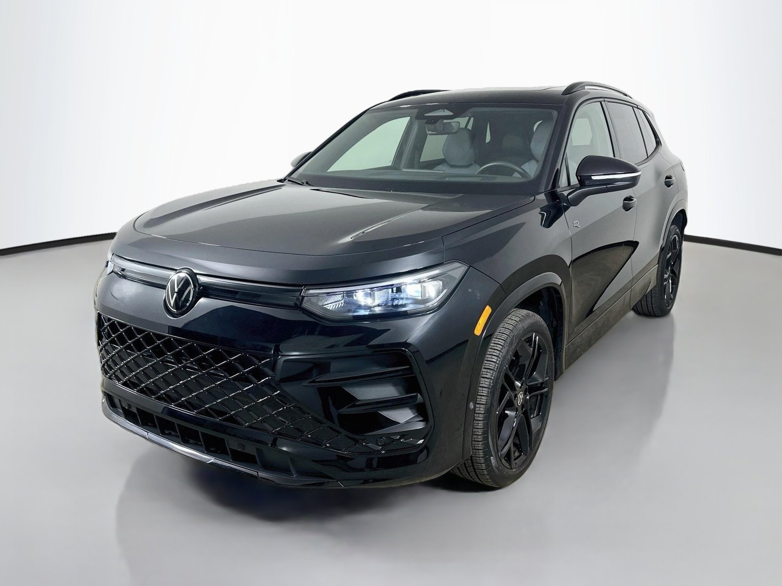 Certified 2026 Volkswagen Tiguan SE R-Line