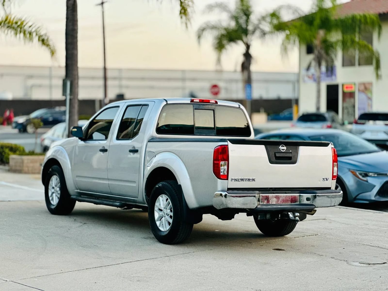 Used 2018 Nissan Frontier SV RWD image 6