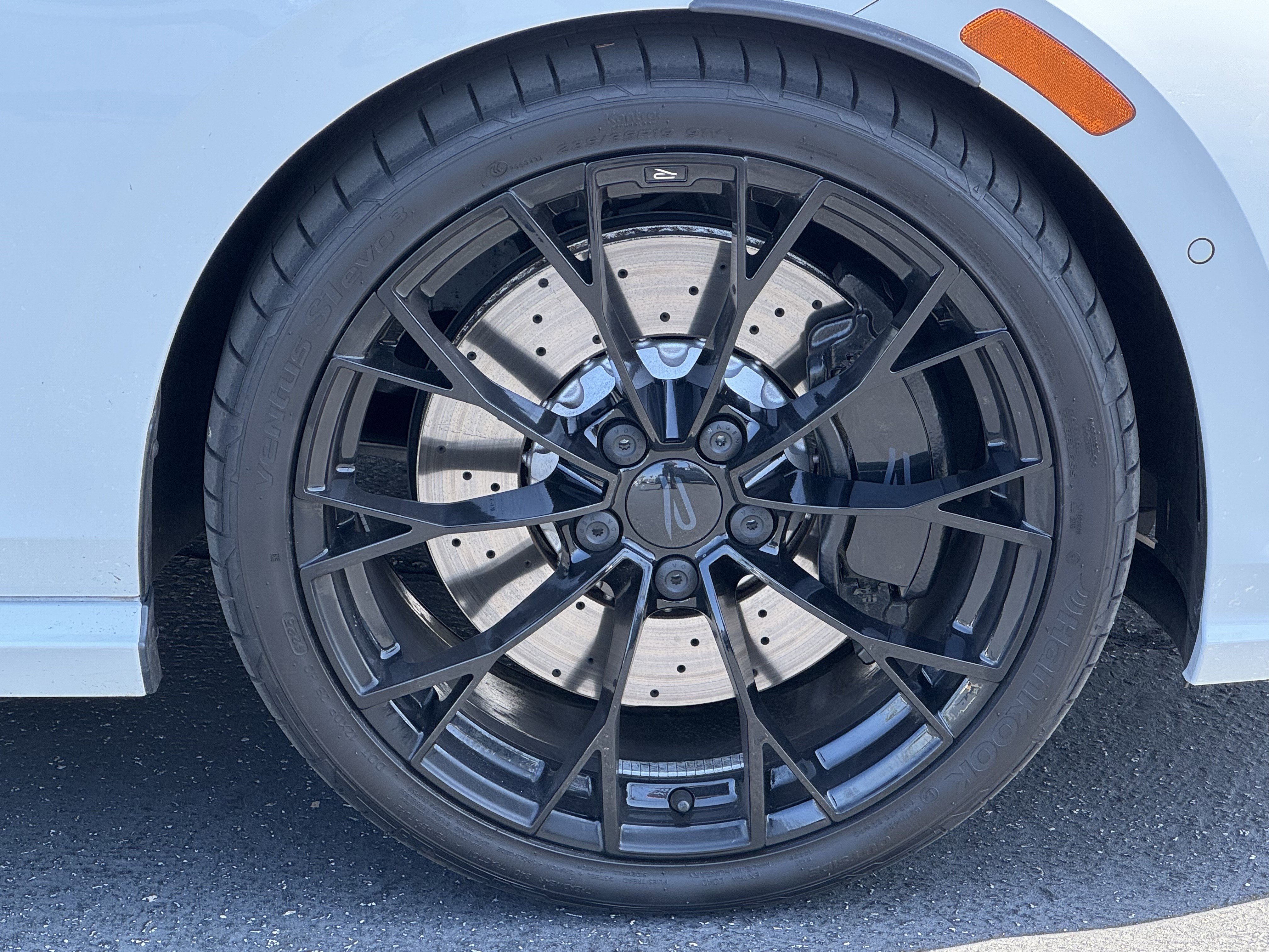 Certified 2025 Volkswagen Golf R Black Edition AWD/4WD image 12