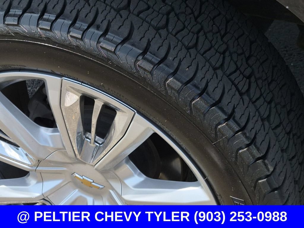 Used 2022 Chevrolet Silverado 1500 High Country w/ High Country Premium Package AWD/4WD image 7