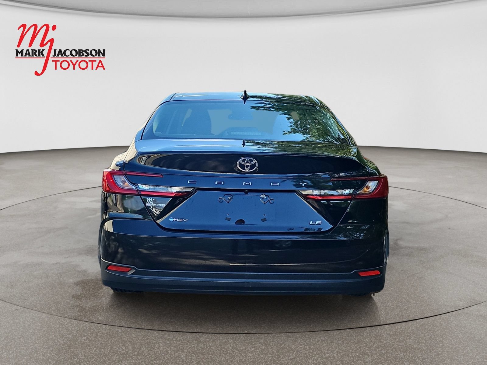 Used 2025 Toyota Camry LE FWD image 11