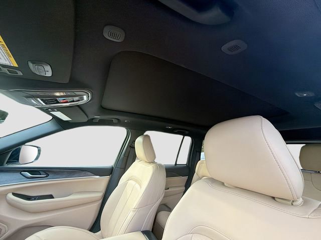 Used 2025 Jeep Grand Cherokee Limited w/ Luxury Tech Group II image 26