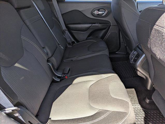 Used 2015 Jeep Cherokee Latitude w/ Comfort/Convenience Group image 20