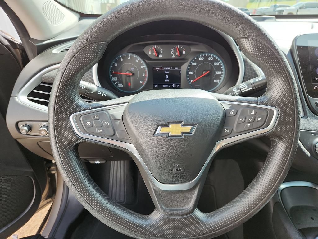 Used 2022 Chevrolet Malibu LT FWD image 6