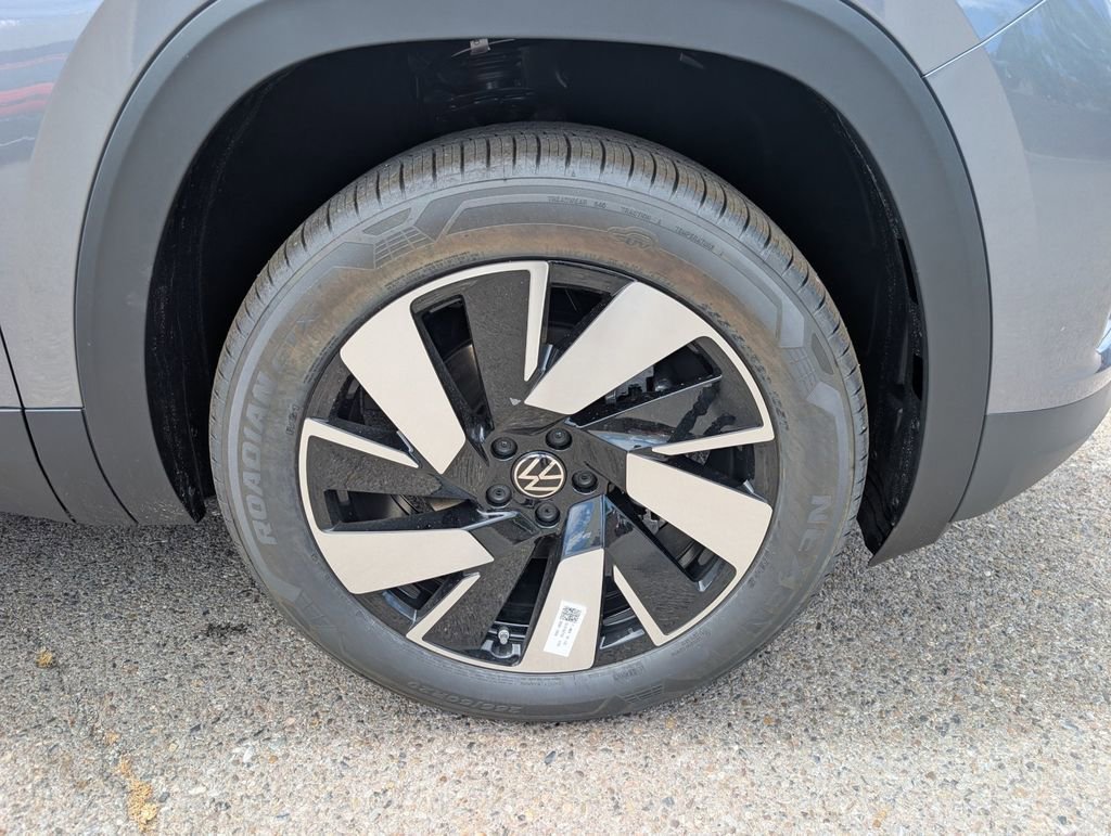 New 2025 Volkswagen Atlas Cross Sport SE image 21