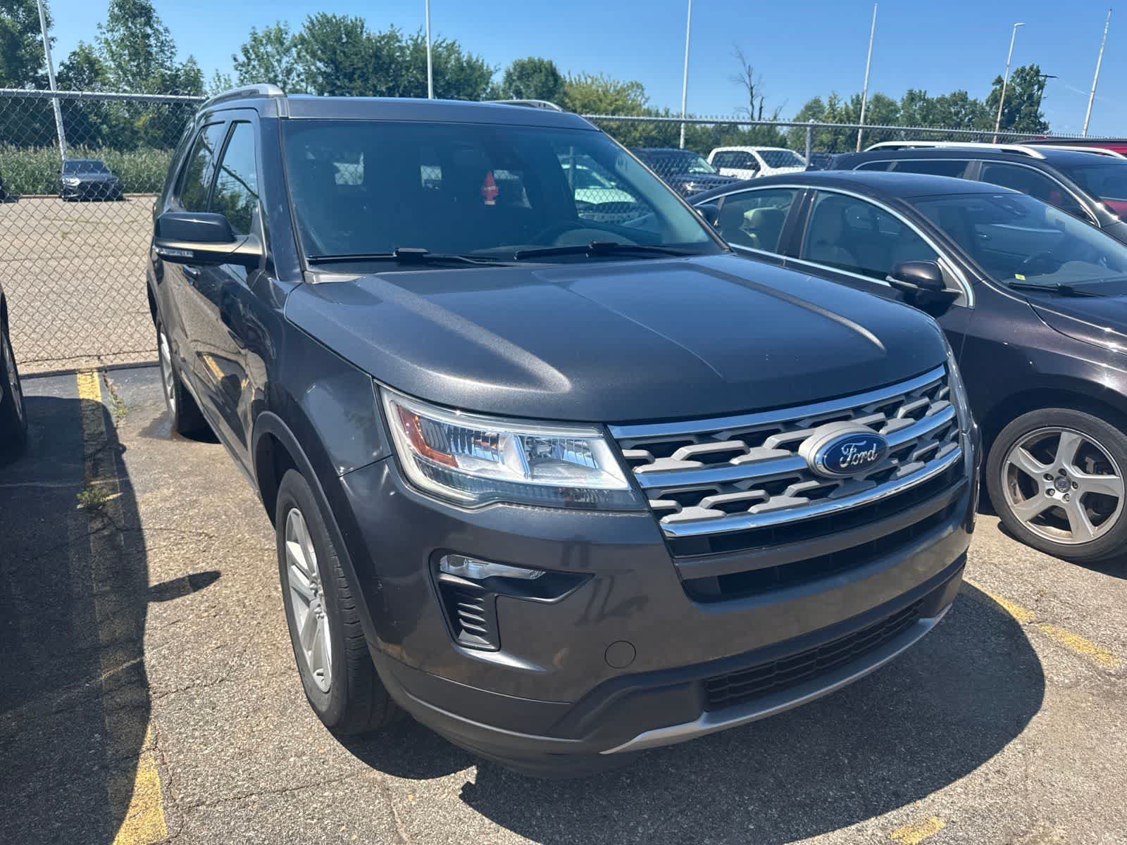 Used 2018 Ford Explorer XLT w/ Equipment Group 201A AWD/4WD image 10