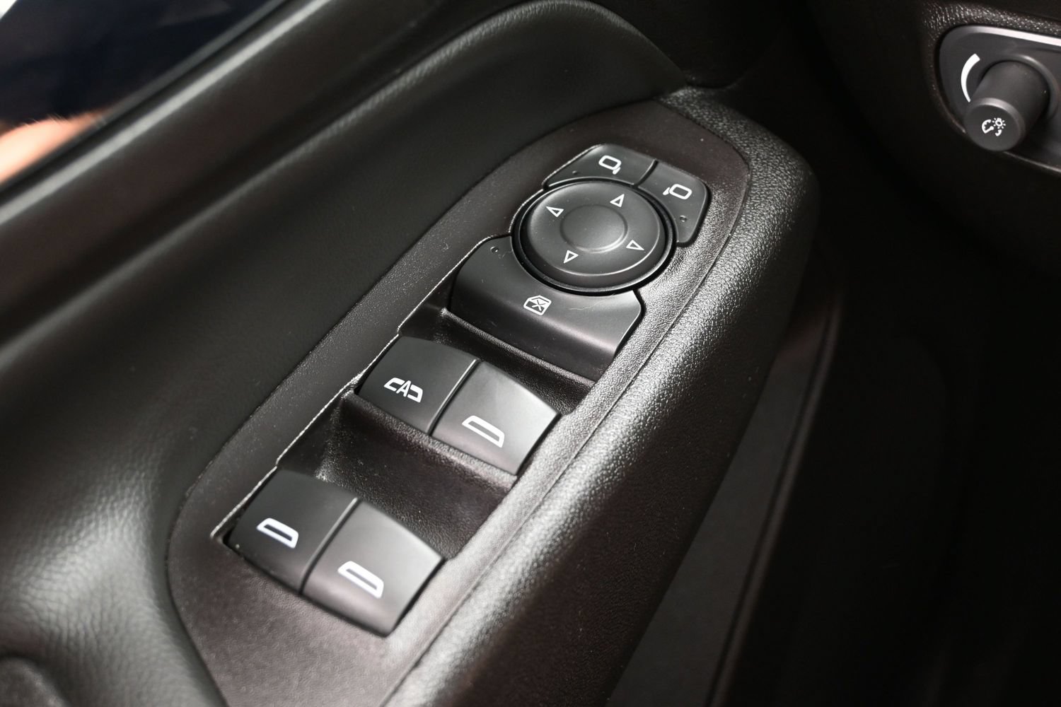 Used 2022 Chevrolet Equinox LT FWD image 25