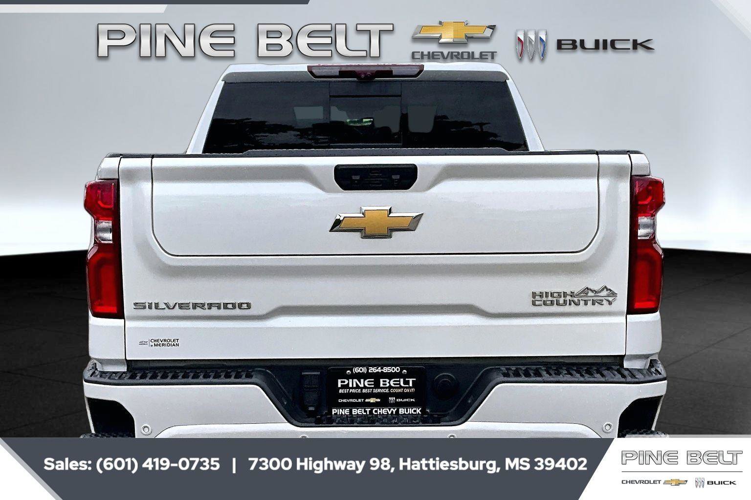 Used 2024 Chevrolet Silverado 1500 High Country w/ Technology Package AWD/4WD image 4