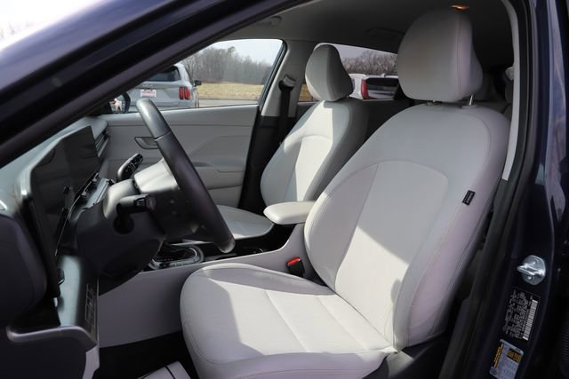 Used 2025 Hyundai Kona SEL image 13
