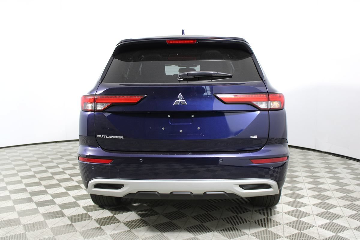 Used 2024 Mitsubishi Outlander SE Black Edition FWD image 47