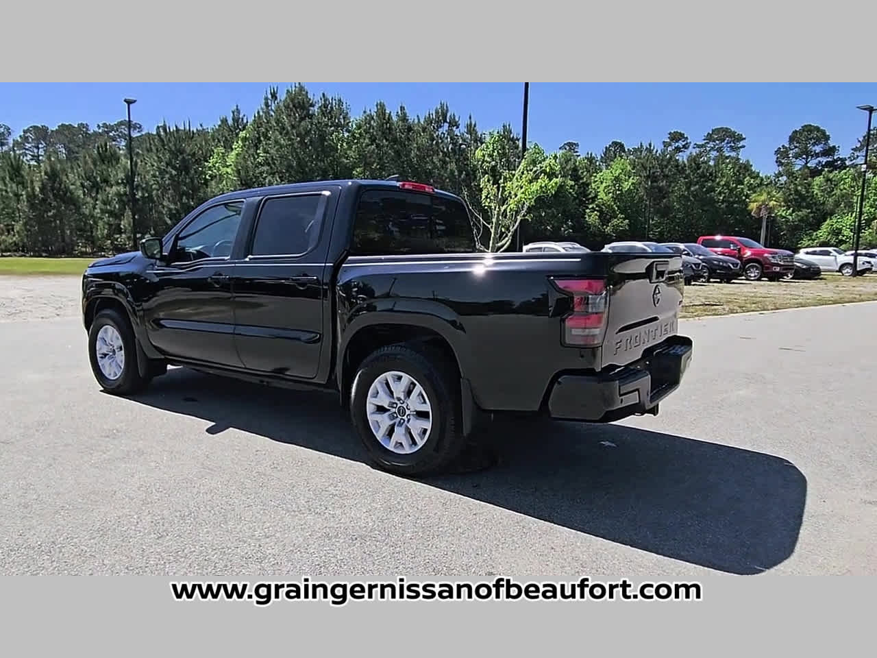 Used 2023 Nissan Frontier SV w/ SV Convenience Package image 29