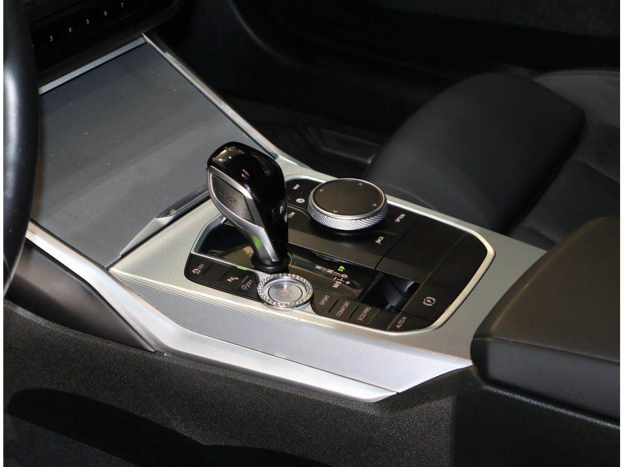 Used 2022 BMW 330i Sedan w/ M Sport Package RWD image 12