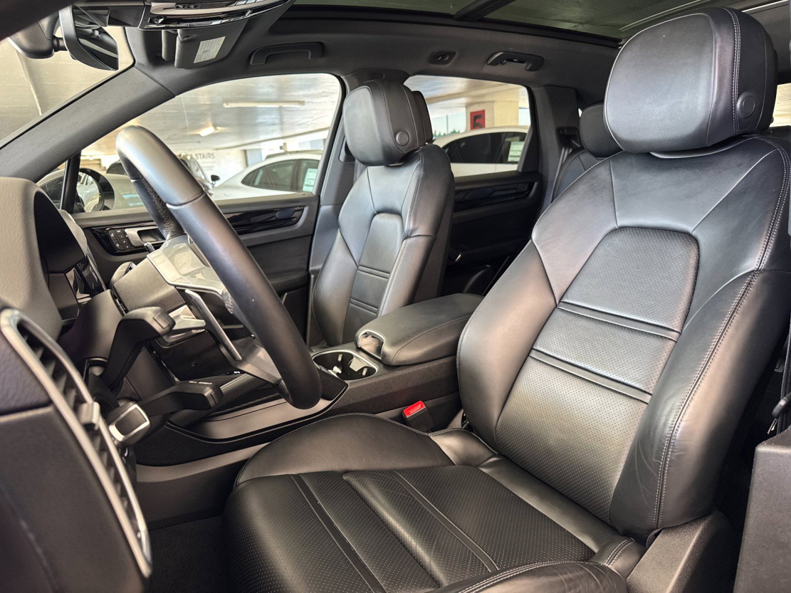 Certified 2023 Porsche Cayenne image 5